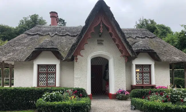 Maisons de chaume en Irlande